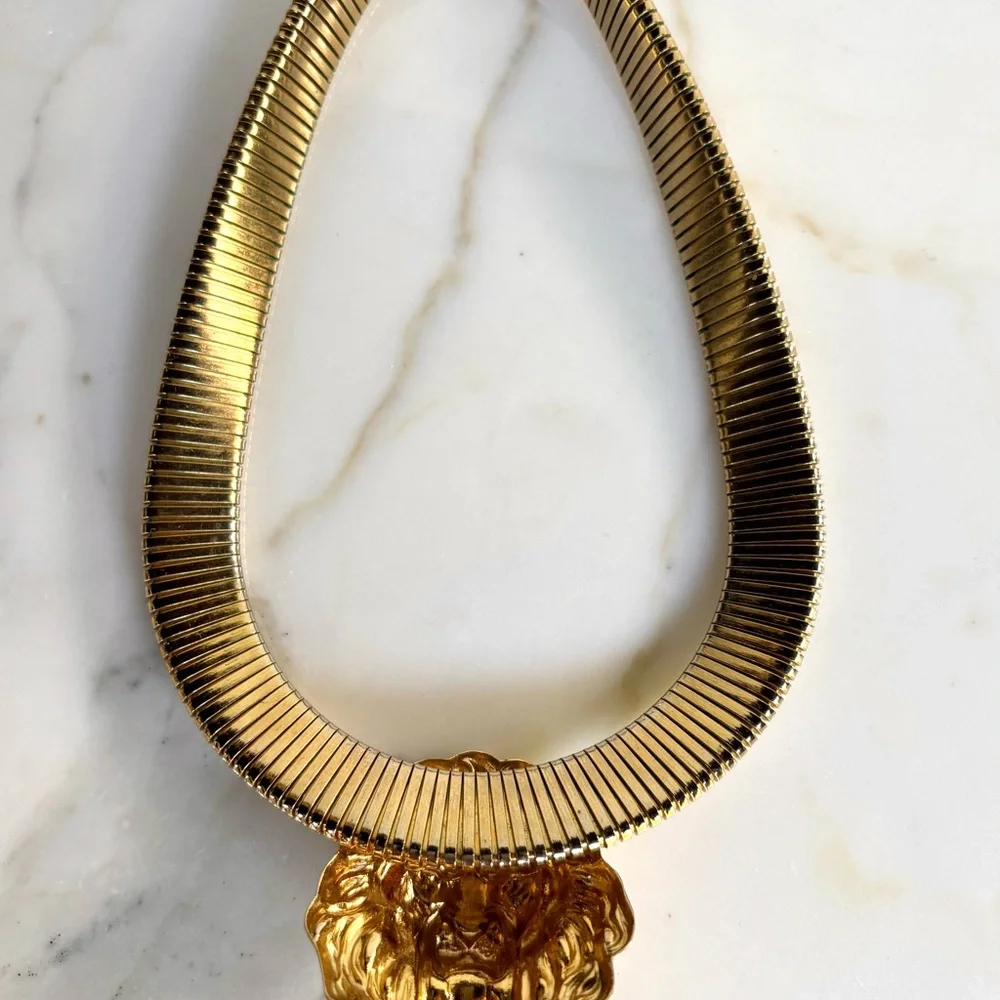 VINTAGE 1980s MASSIVE GOLDEN LION HEAD TUBOGAS OMEGA STATEMENT CHUNKY NECKLACE - Picture 5 of 9